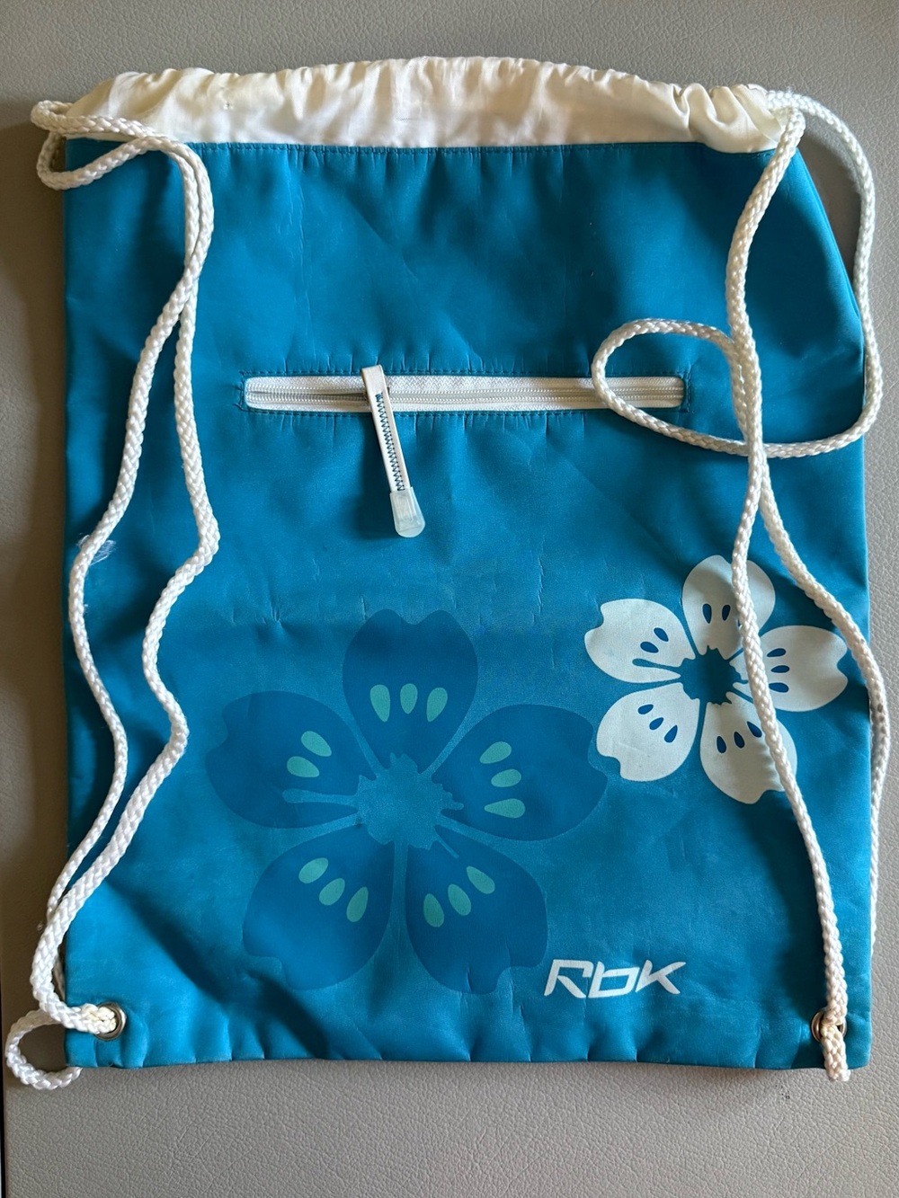 Reebok - Cinch Gym Backpack Bag Sackpack with Front Zipper Pocket | Aqua/White